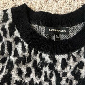 Banana Republic leopard wool sweater women size small